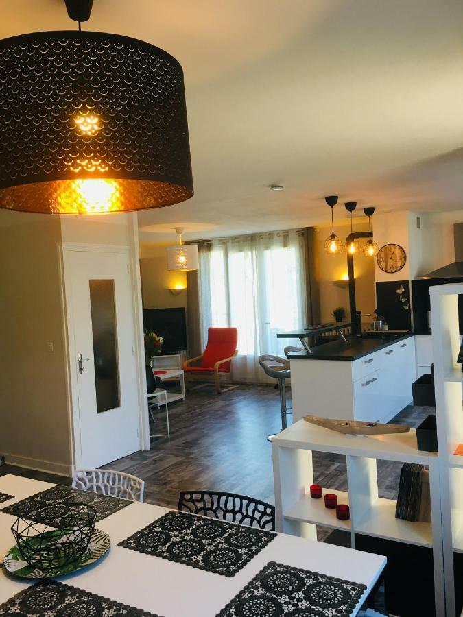Villa Manuela Gannat Luaran gambar